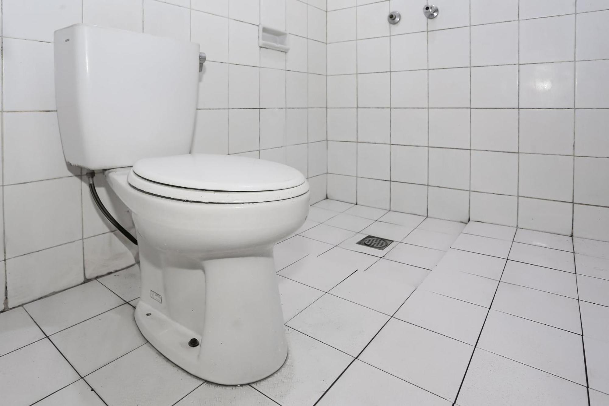 בוגור Capital O 93349 Hotel Gondangdia מראה חיצוני תמונה