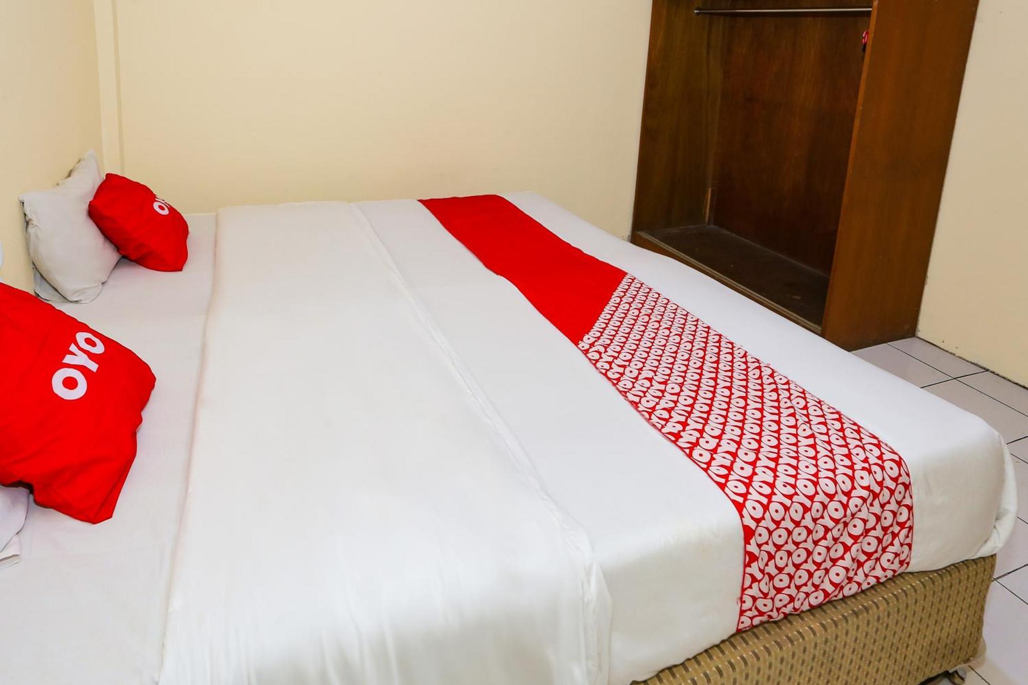 בוגור Capital O 93349 Hotel Gondangdia מראה חיצוני תמונה