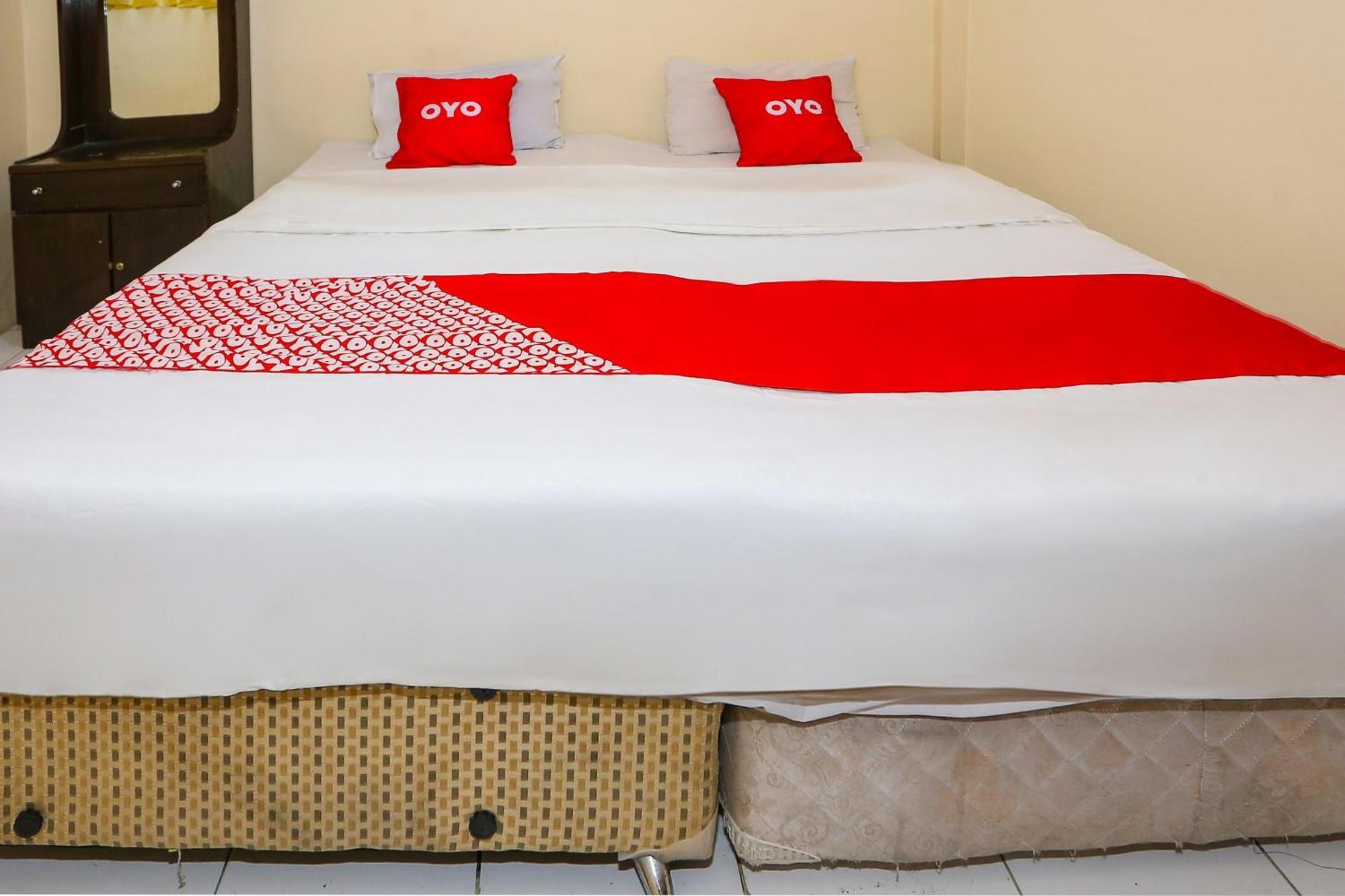 בוגור Capital O 93349 Hotel Gondangdia מראה חיצוני תמונה